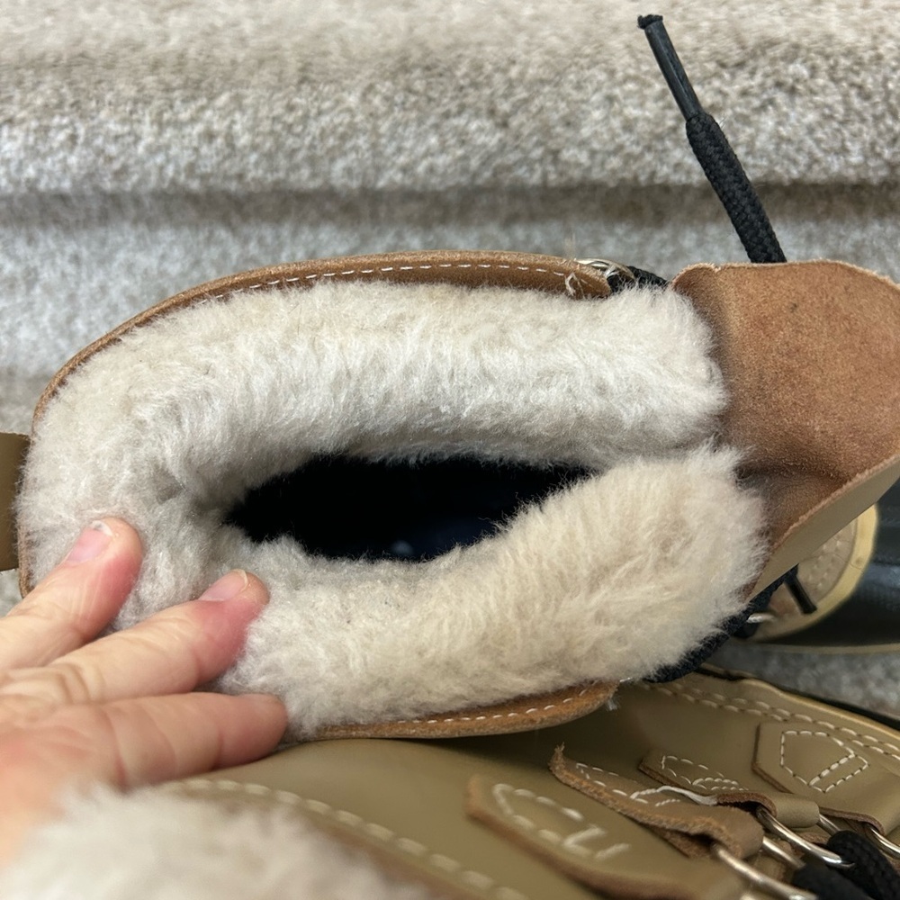 Vintage Sorel Manitou Lace Up Boots. Wool liner with faux fur trim. Y2K. Winter - Picture 9 of 17